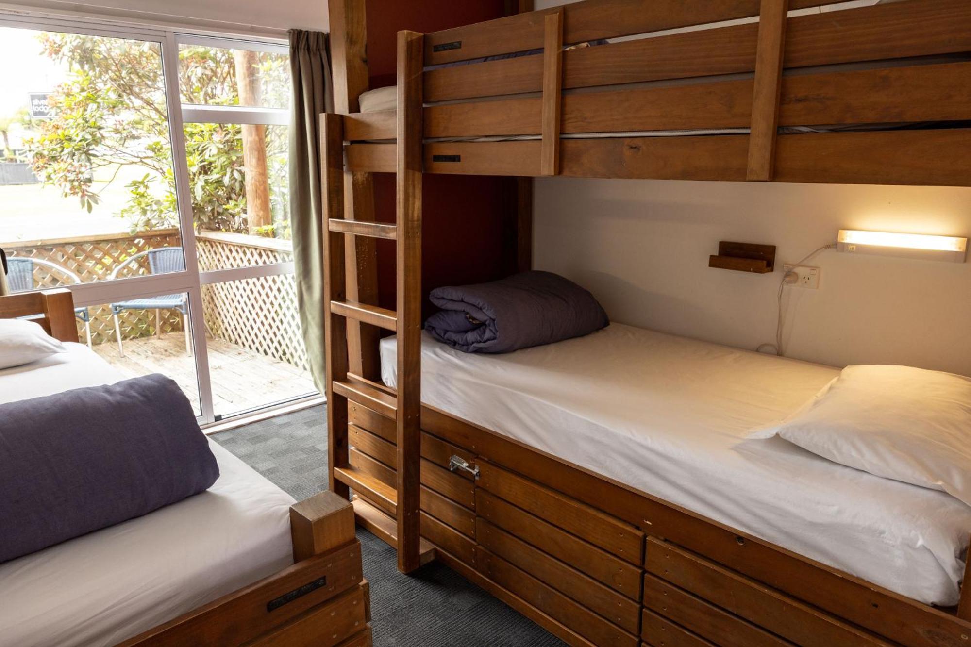 Haka House Taupo Hostel Kültér fotó