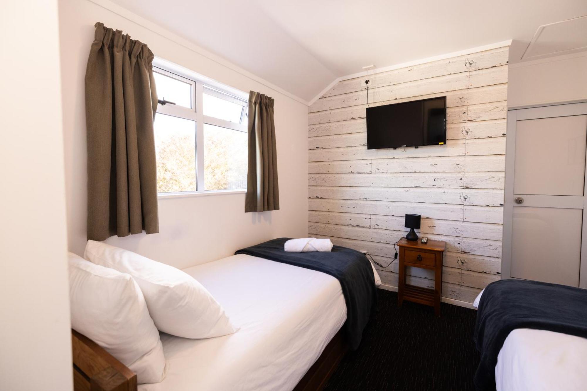 Haka House Taupo Hostel Kültér fotó