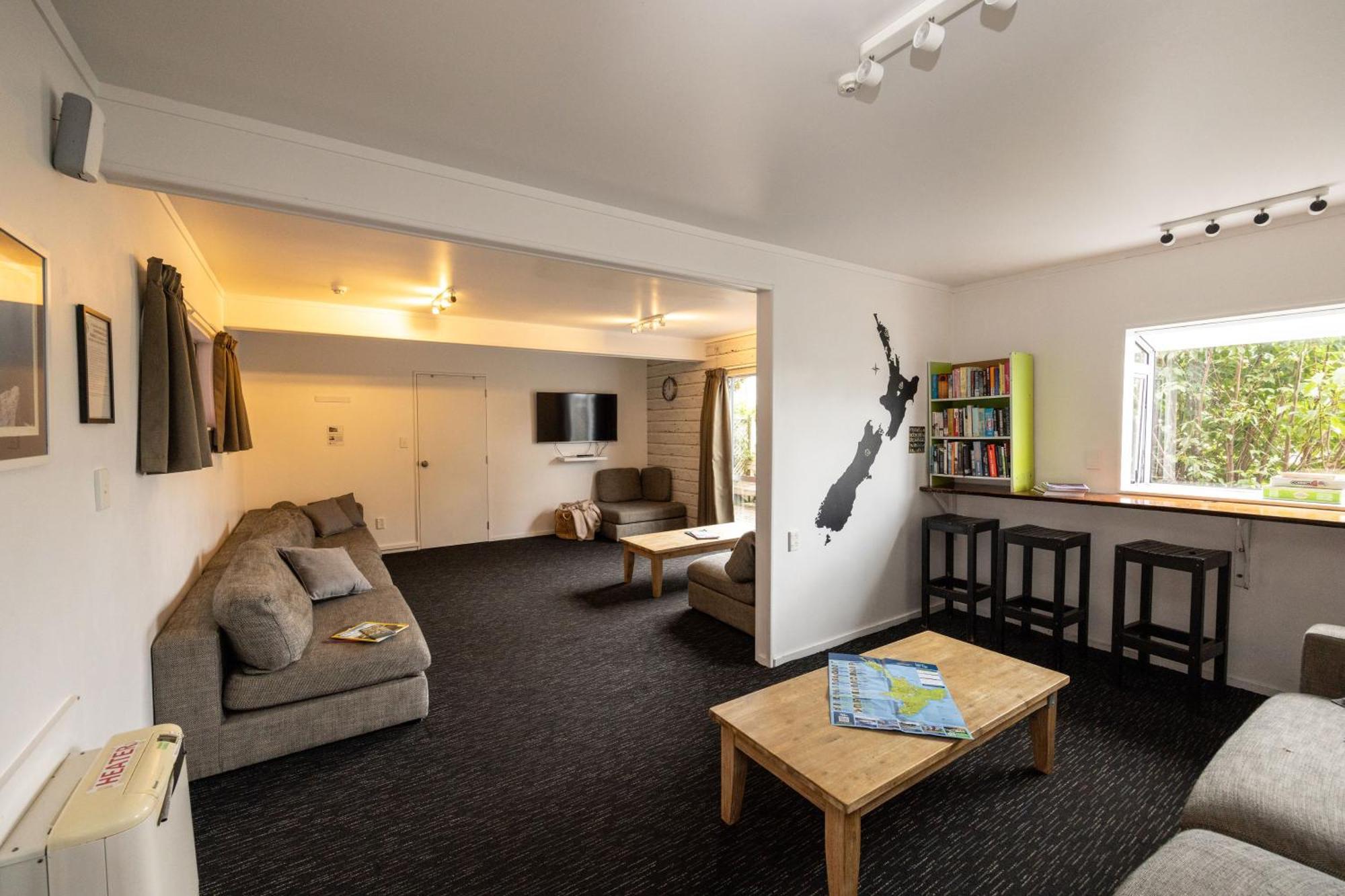 Haka House Taupo Hostel Kültér fotó