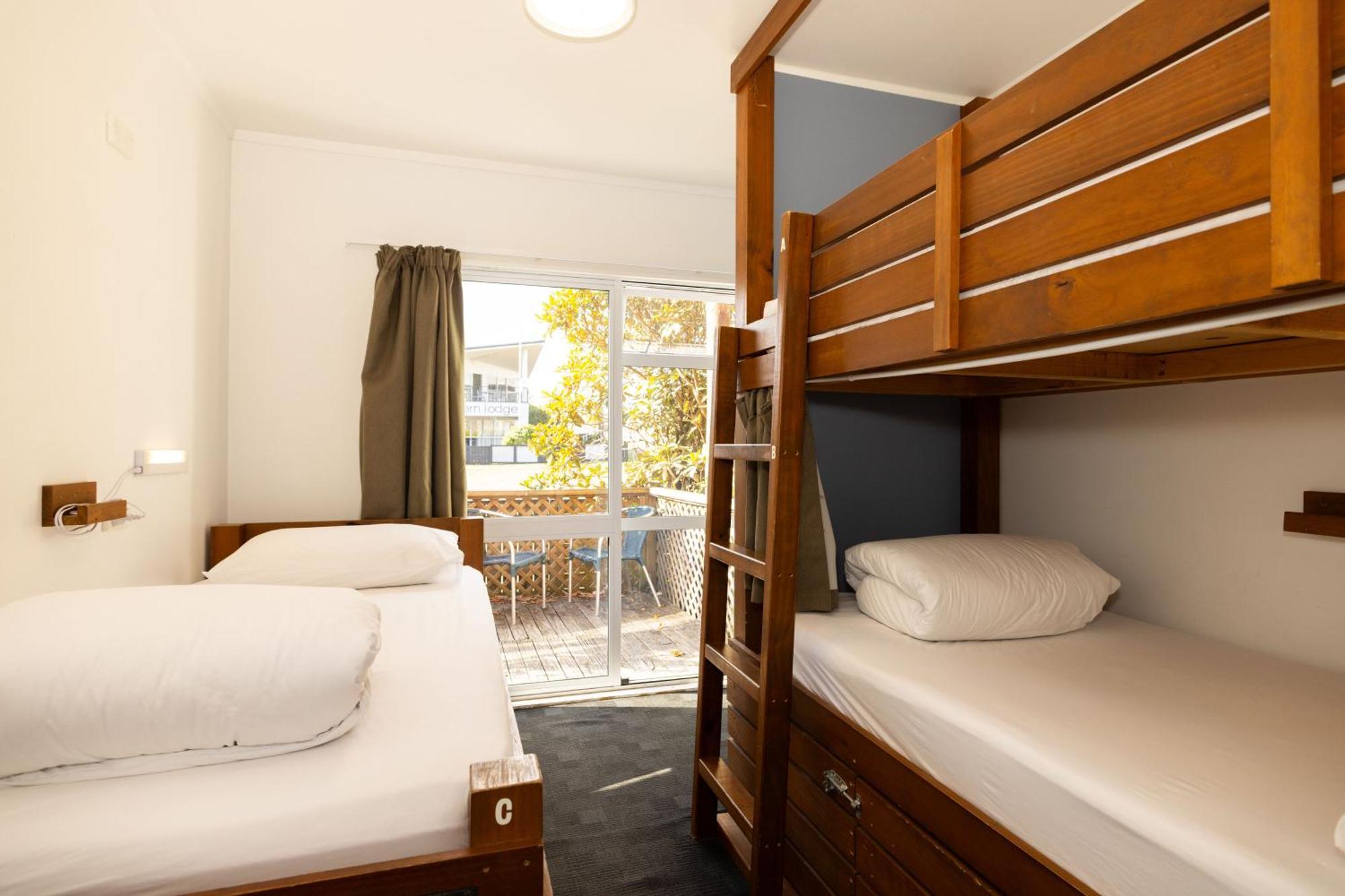 Haka House Taupo Hostel Kültér fotó