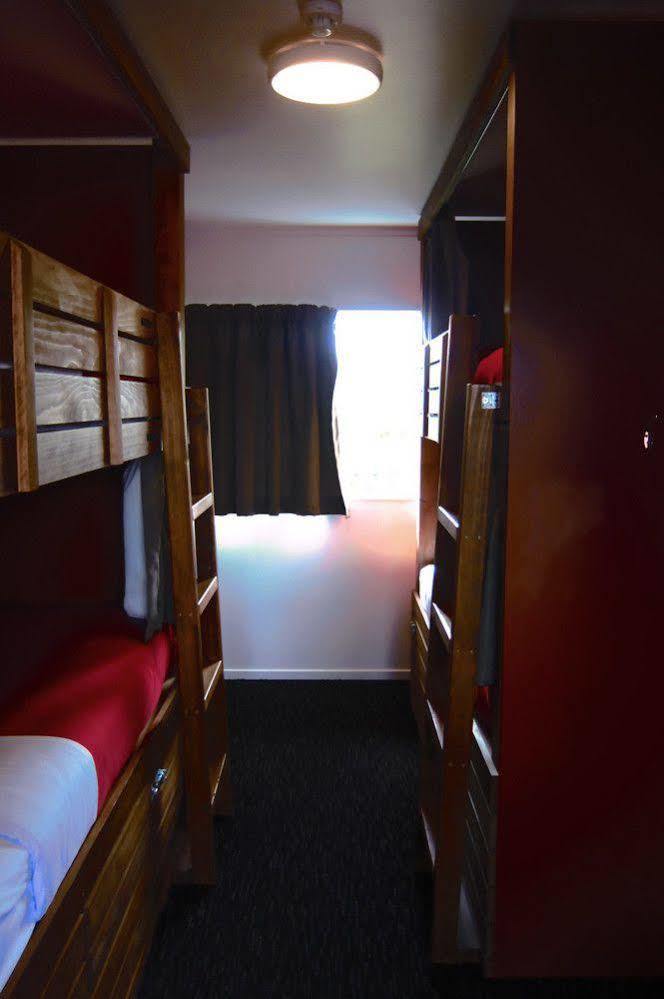 Haka House Taupo Hostel Kültér fotó
