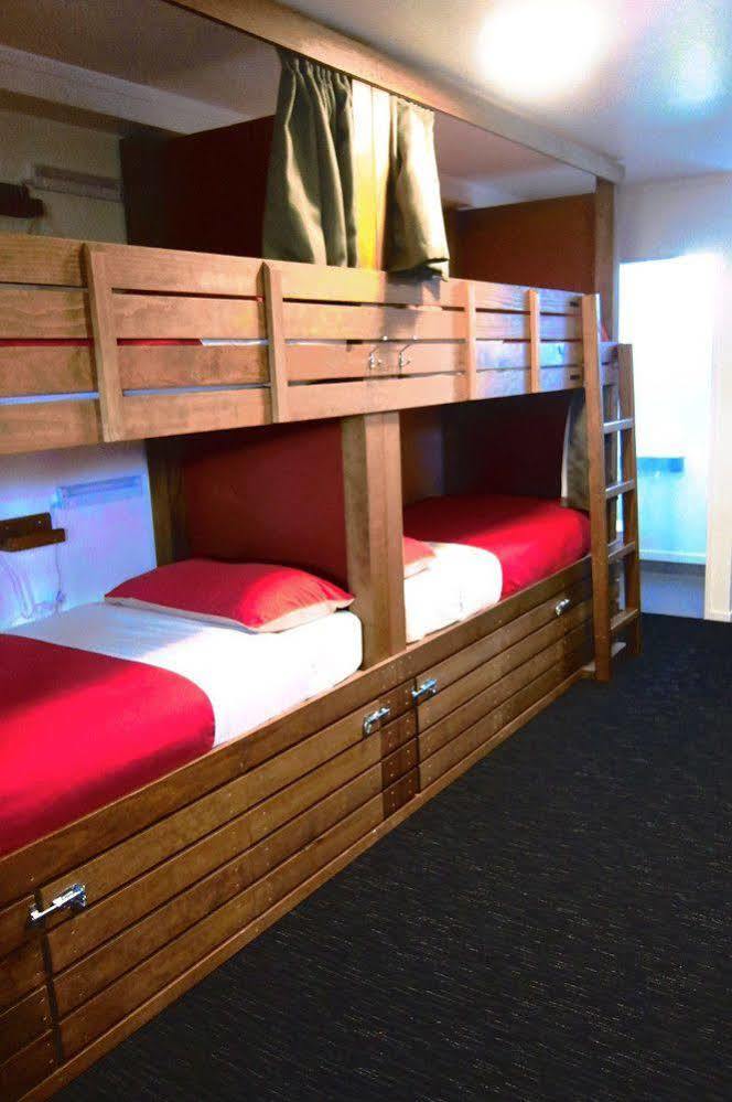 Haka House Taupo Hostel Kültér fotó